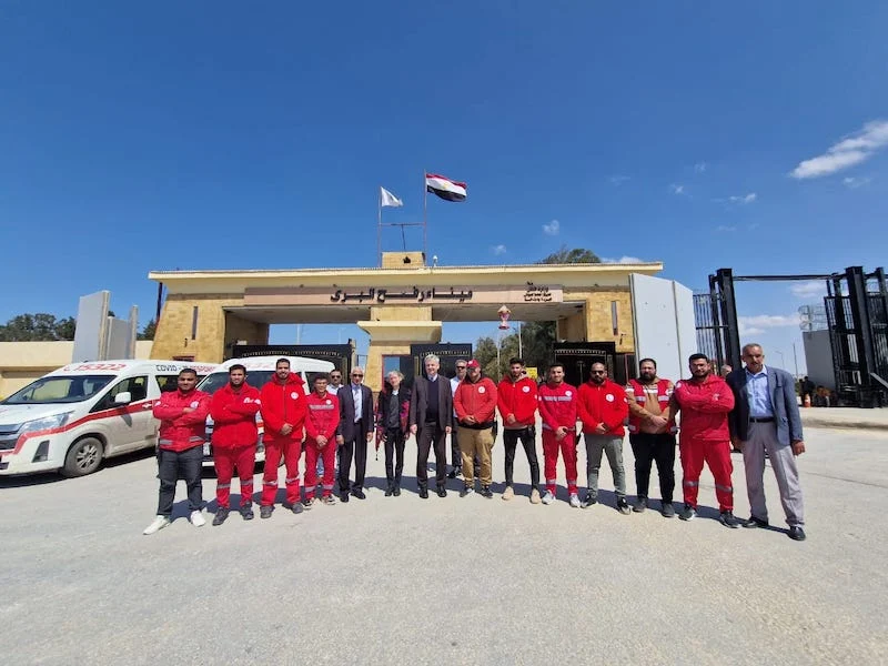 السفير الألماني يورجن شولتس يعود إلى العريش لإستقبال المساعدات الإنسانية لغزة