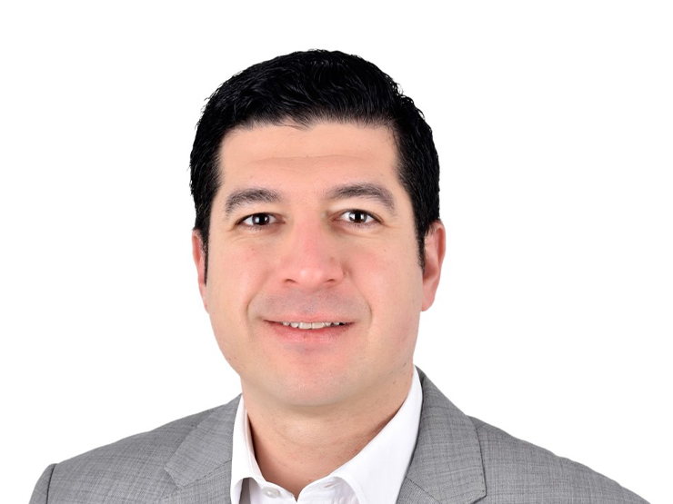 هشام عز الدين  رئيس قطاع الأعمال الرقمية وخدمات البطاقات لشركة “OPay”